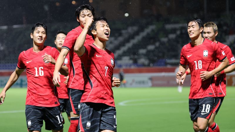 15일 오후 일본 나고야 미즈호 파크 럭비 필드에서 열린 2026 아이치·나고야 아시안게임 남자축구 D조 예선 대한민국과 카타르의 경기에서 엄지성이 선제골을 넣고 기뻐하고 있다. 2026.9.15 ⓒ 뉴스1 안은나 기자