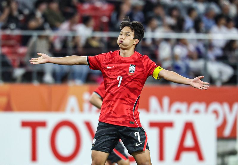 3일 일본 아이치현 도요타 스타디움에서 열린 2026 아이치·나고야 아시안게임 축구 결승전 대한민국과 일본의 경기, 대한민국 엄지성이 골을 넣고 기뻐하고 있다. 뉴스1