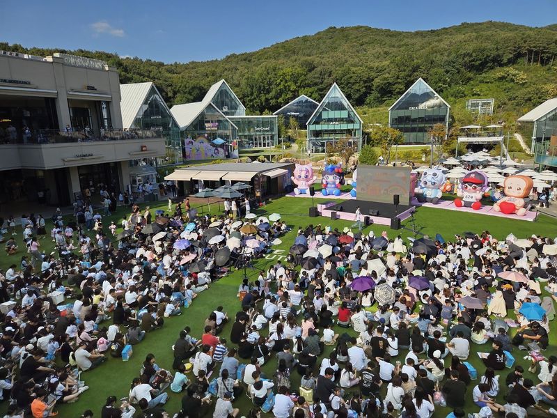 경기 의왕시 롯데프리미엄아울렛 의왕점에서 추석 연휴를 맞아 지난달 17일~30일 진행한 '멜로우TV 팀나빠 파티타임' 팝업스토어 전경. 롯데백화점 제공