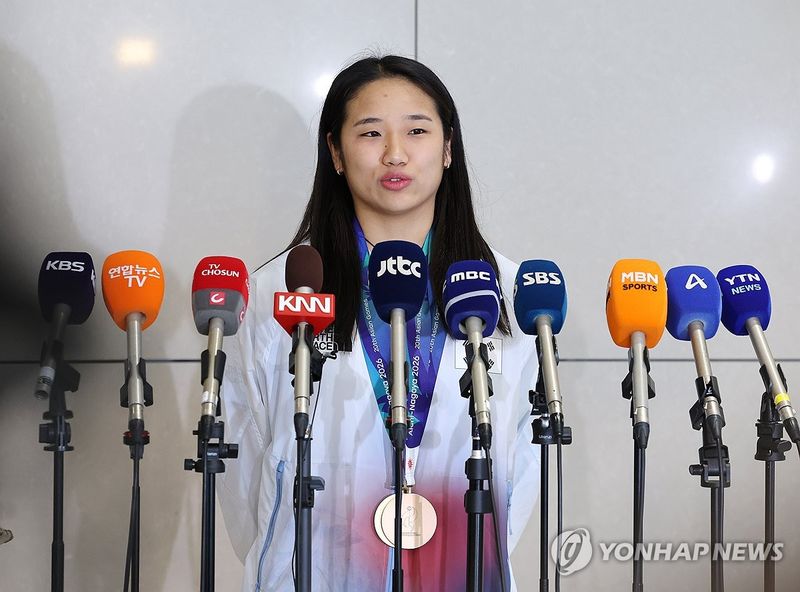 질문에 답하는 배드민턴 안세영 (출처=연합뉴스)