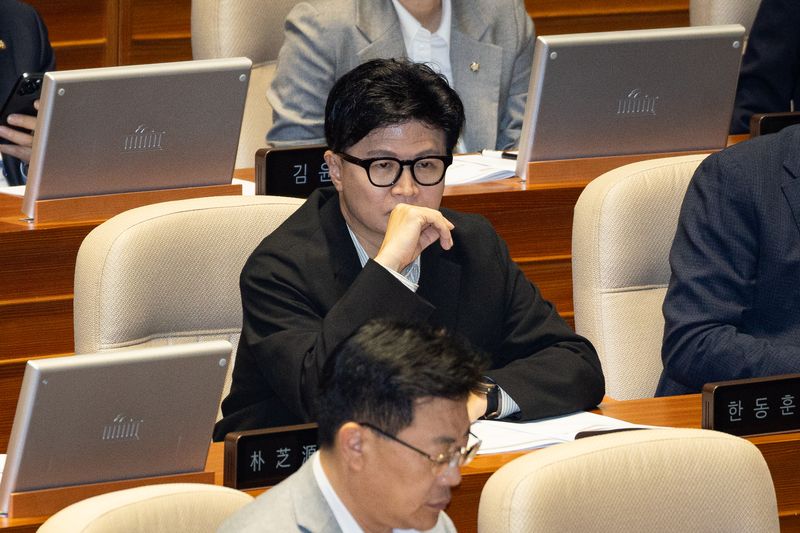 한동훈 무소속 의원이 지난 1일 서울 여의도 국회에서 열린 제439회 국회(정기회) 제10차 본회의에 자리하고 있다. 뉴스1