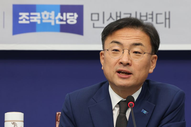 신장식 조국혁신당 대표는 농지연금 경북본부의 가입 대기는 2024년 말 800건에서 지난해 말 507건으로 줄었다가 올해 8월 930건으로 증가했다고 밝혔다. 2026.9.30 ⓒ 뉴스1 황기선 기자