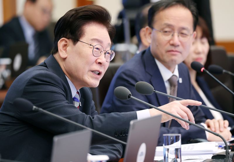 이재명 대통령이 지난달 29일 청와대에서 열린 국무회의에서 발언하고 있다. /사진=뉴시스
