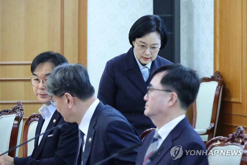 개인정보유출, 어두운 표정의 한성숙 국무총리 (출처=연합뉴스)