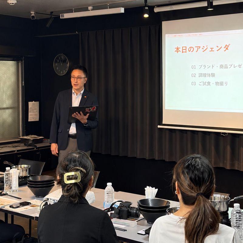 지난 2일 일본 도쿄 아카사카에서 열린 '삼양1963' 제품 발표 및 시식 행사에서 홍범준 삼양재팬 법인장이 발언하고 있다. 삼양식품 제공
