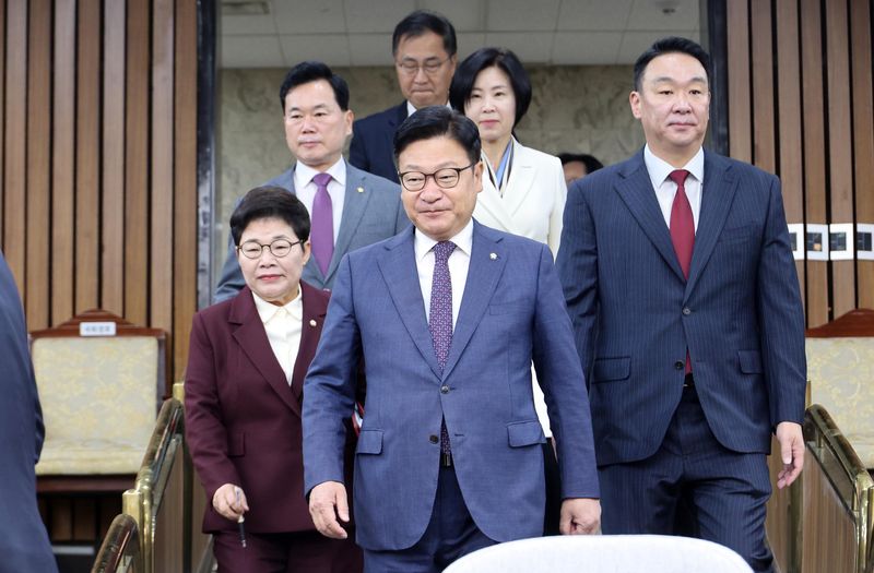 국민의힘 정점식 원내대표가 6일 국회에서 열린 국정감사대책회의에 참석하고 있다. 사진=박범준 기자