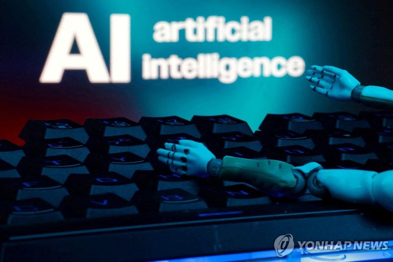 전 국민이 누구나 AI를 잘 이용하는 나라를 만들겠다는 국정과제를 위한 AI시대 디지털복지 정책을 만들었으면 한다.제값받고 시장에서 팔릴 AI모델을 만들고, 안정적이고 빠른 통신망을 구축할 수 있도록 네트워크와 서비스 경쟁을 유인할 수 있는 AI산업정책과 디지털복지정책이 양대 축으로 운영될 때 우리 정부가 주창하는 AI 3강이 완성되는 것 아닐까 싶다.(출처=연합뉴스)