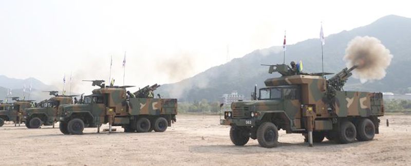 육군6보병사단 육탄독수리여단 장병들이 경기 포천시 승진과학화훈련장 일대에서 전력화 장비 통합 실사격훈련을 하고 있다. 6사딘 제공