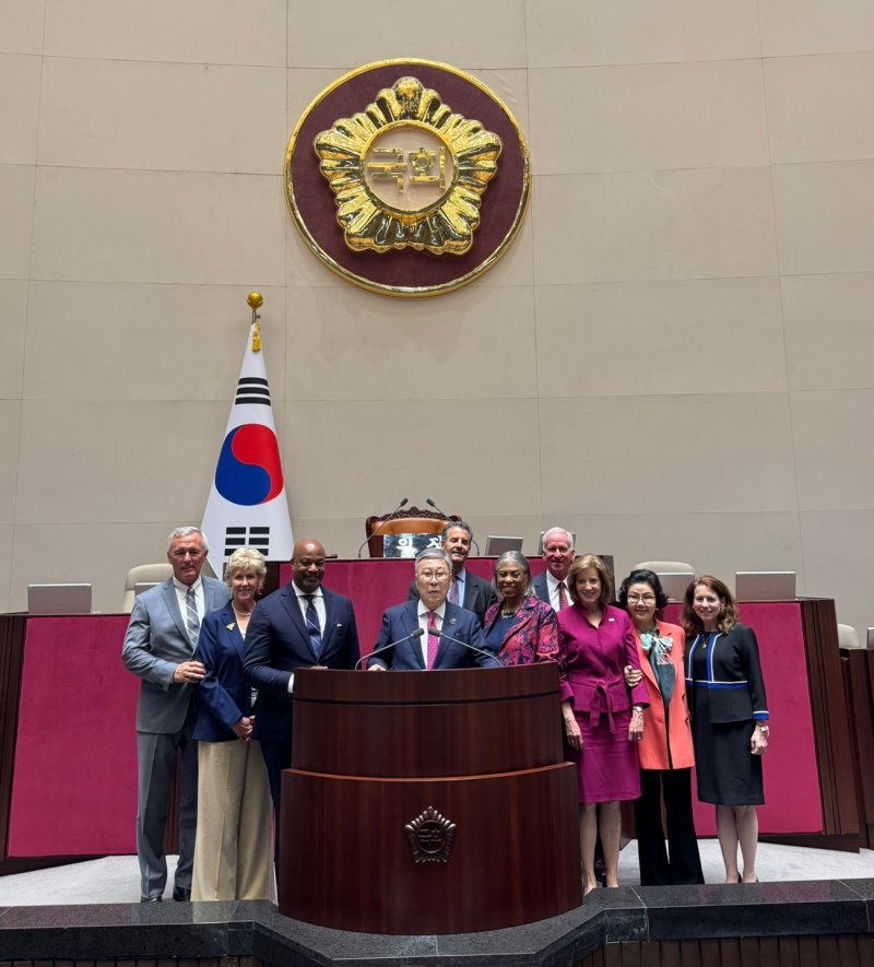 미국 전직 연방의원협회(Former Members of Congress) 방한단이 국회를 찾은 모습. (사)김창준한미연구원 제공
