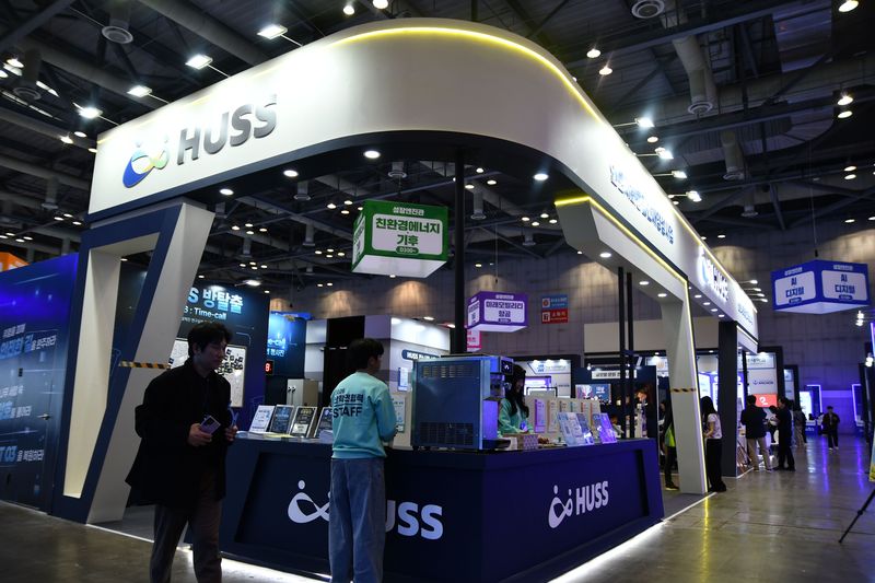 경기 고양시 일산 킨텍스에서 열린 '2026 산학연협력 EXPO' 인문사회 융합인재양성사업(HUSS)관이 '방탈출' 컨셉의 이색 전시 공간을 갖추고 관람객들을 맞이하고 있다 한국연구재단 제공