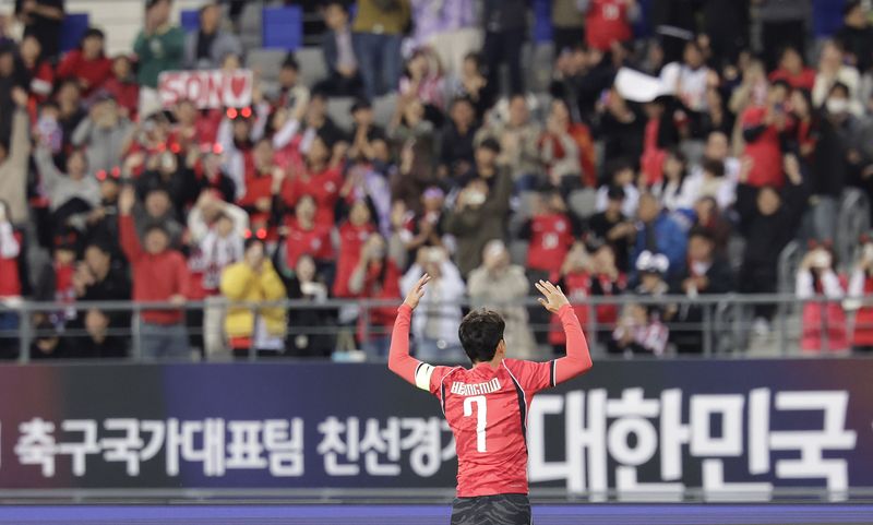 6일 경기 용인미르스타디움에서 열린 하나은행 초청 축구 국가대표팀 친선경기 한국과 우즈베키스탄의 경기, 한국 손흥민이 선취골을 성공시킨 뒤 기뻐하고 있다. /사진=뉴시스