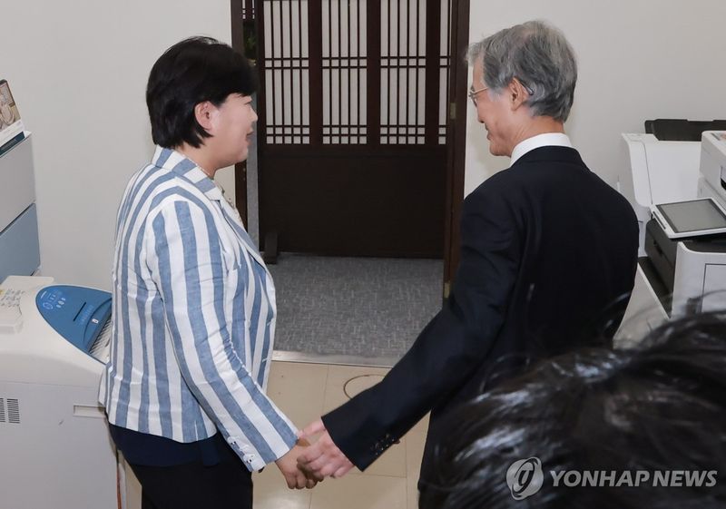 서영교 법사위원장과 조희대 대법원장 (출처=연합뉴스)