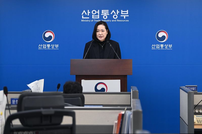 7일 정부세종청사에서 산업통상부 김정예 투자유치과장이 2026년 3분기 누적 외국인직접투자 동향을 발표하고 있다. 산업부 제공.