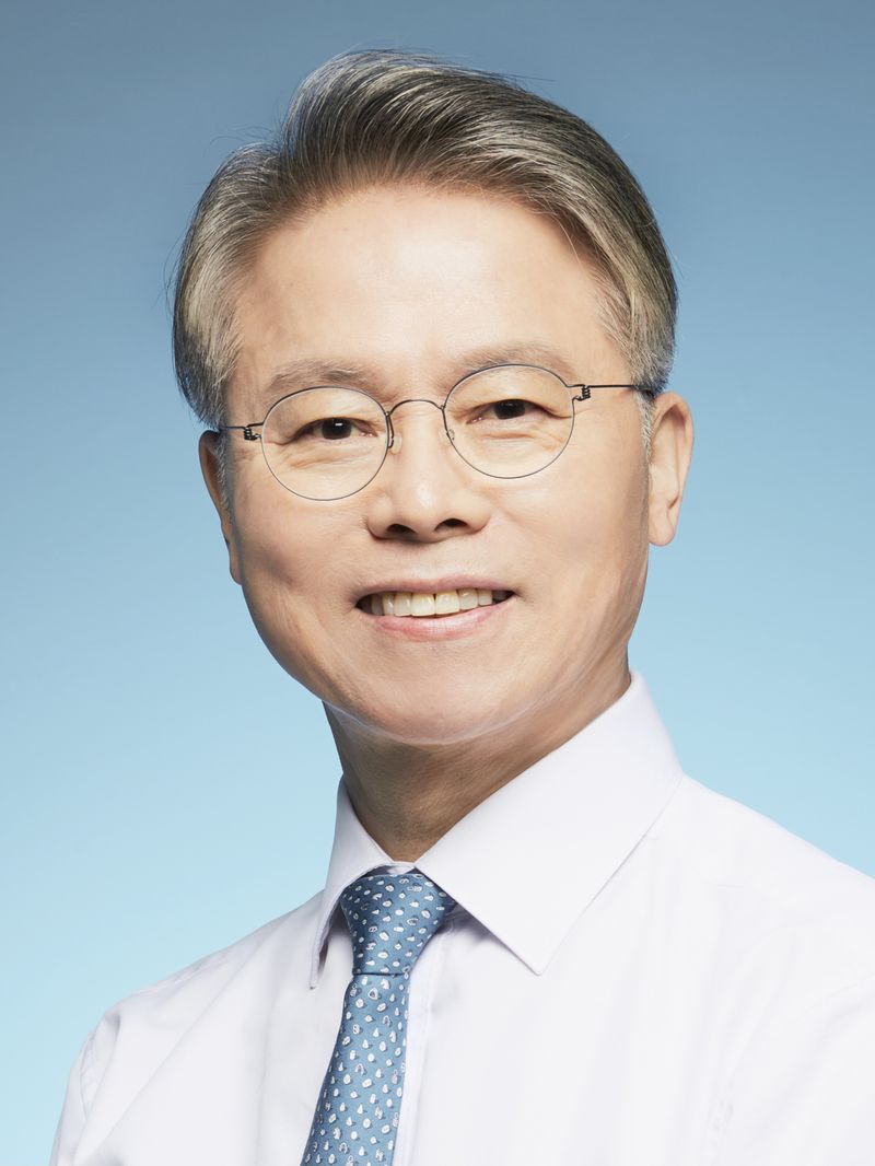 7일 고흥 나로우주센터에서 한국형 발사체 누리호 5차 발사가 성공적으로 이뤄진 가운데 민형배 전남광주통합특별시장(광주특별시장·사진)이 "이번 성공을 발판 삼아 K-스페이스X 시대를 향한 걸음에 더욱 속도를 내겠다"라고 밝혔다. 광주특별시 제공