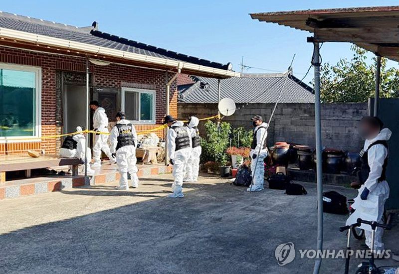 '나주 피살 사건' 현장 감식하는 경찰 (출처=연합뉴스)