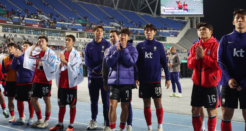 9~10월 A매치 4연전을 2승 1무 1패로 마친 축구대표팀. ⓒ 뉴스1 김명섭 기자