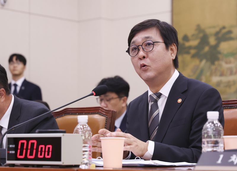 [서울=뉴시스] 김근수 기자 = 최휘영 문화체육관광부 장관이 7일 오전 서울 여의도 국회에서 열린 국회 문화체육관광위원회의 문화체육관광부 국정감사에 출석해 질의에 답하고 있다. 2026.10.07. ks@newsis.com