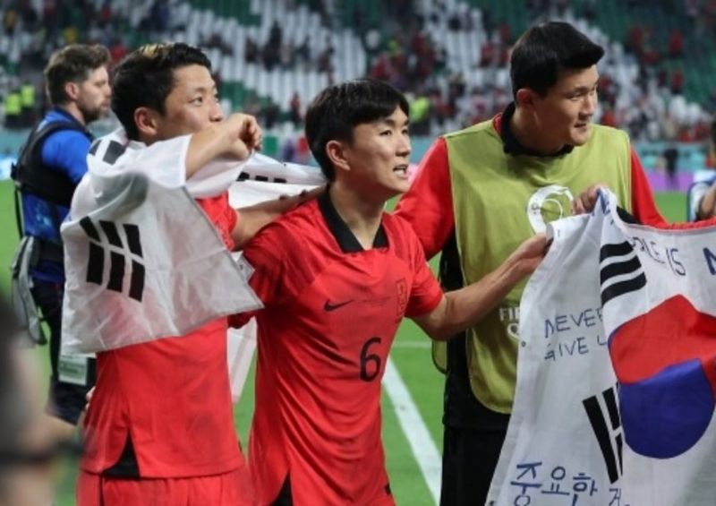 황희찬(왼쪽부터), 황인범, 김민재. 연합뉴스