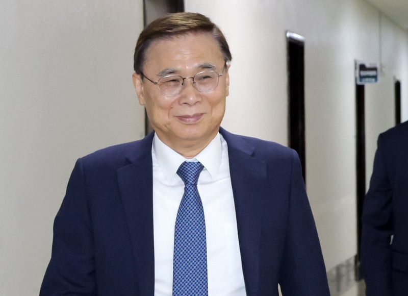 이종석 국가정보원장이 9월 30일 서울 여의도 국회 정보위원회 전체회의를 마치고 이동하고 있다. 뉴시스