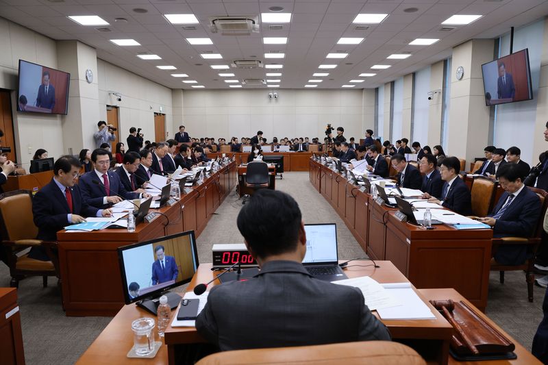 [서울=뉴시스] 최진석 기자 = 6일 여의도 국회에서 국회 재정경제기획위원회의 재정경제부에 대한 국정감사가 열리고 있다. 2026.10.06. myjs@newsis.com