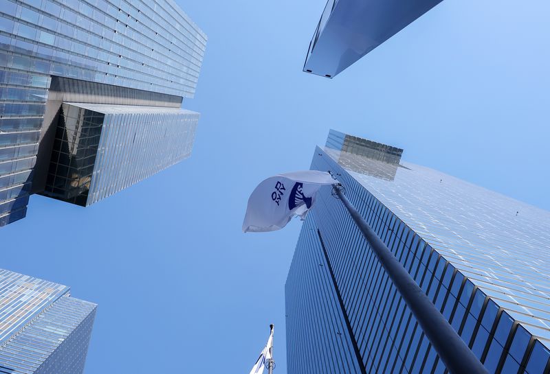 삼성전자가 올해 3분기 영업이익 107조4천억원을 기록해 국내 기업 사상 최초로 분기 영업익 100조원 시대를 열었다. 사진은 이날 서울 서초구 삼성전자 서초사옥의 모습. 2026.10.8 ⓒ 뉴스1 김성진 기자