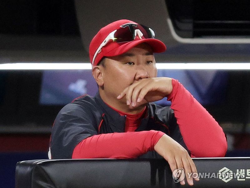 경기 주시 하는 이범호 감독. 연합뉴스