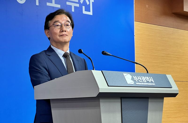 [부산=뉴시스]원동화 기자 = 8일 부산 연제구 부산시청 기자회견장에서 취임 100일 맞은 전재수 부산시장이 기자회견을 열었다. 2026.10.08. dhwon@newsis.com