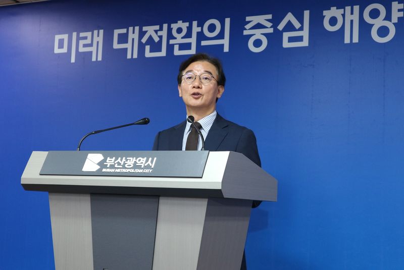 전재수 부산시장이 8일 부산시청 9층 기자회견장에서 취임 100일 기자회견을 하고 있다. 2026.10.8 ⓒ 뉴스1 이주현 기자