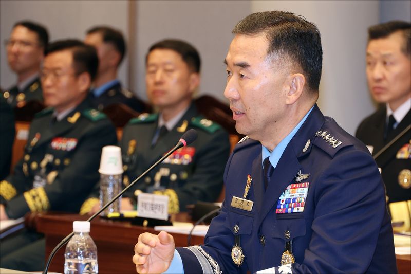 진영승 합동참모본부 의장이 8일 오전 서울 용산구 국방부에서 열린 국회 국방위원회의 합동참모본부에 대한 2026년도 국정감사에서 질의에 답변하고 있다. 뉴스1