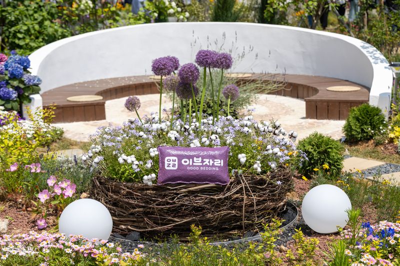 이브자리가 '2025 서울국제정원박람회'에 참여해 조성한 기업동행정원 '새록새綠(록)'. 이브자리 제공