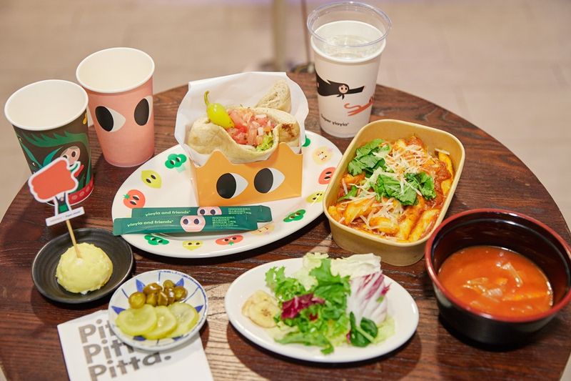 삼성웰스토리X이야이야앤프렌즈 콜라보 메뉴. 삼성웰스토리 제공