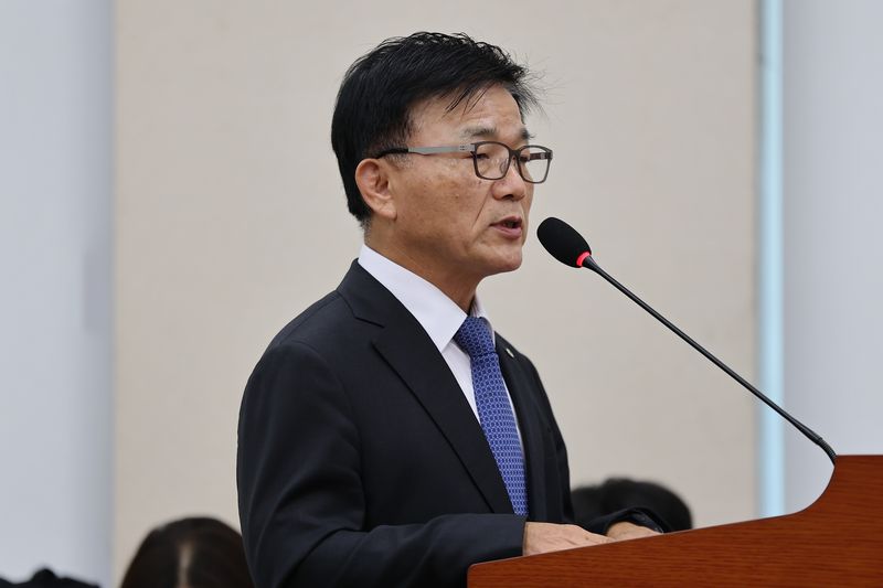 박상진 한국산업은행 회장이 8일 서울 여의도 국회에서 열린 정무위원회 국정감사에 출석해 업무보고 및 인사말을 하고 있다. 2026.10.8 ⓒ 뉴스1 김도우 기자