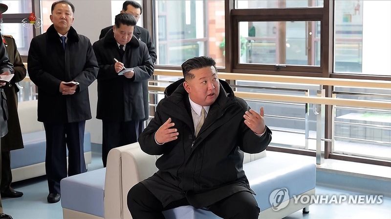 김정은, 남포시 룡강군병원·지방공업공장 준공식 참석 (출처=연합뉴스)