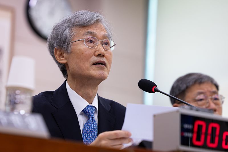 암살자(들)&middot;조희대 놓고 충돌한 국감 첫주 …결정적 한방은 없어