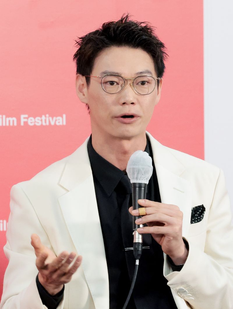 배우 카사마츠 쇼가 9일 부산 해운대구 영화의전당 비프힐에서 열린 경쟁 ‘면도’ 기자회견에서 인사말을 하고 있다. 2026.10.9 ⓒ 뉴스1 권현진 기자