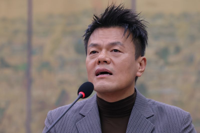 박진영 대중문화교류위원회 공동위원장이 7일 서울 여의도 국회 문화체육관광위원회에서 열린 문화체육관광부에 대한 국정감사에서 증인으로 출석, 의원질의에 답하고 있다. 2026.10.7 ⓒ 뉴스1 황기선 기자