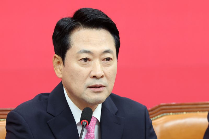 장동혁 국민의힘 대표가 8일 오전 서울 여의도 국회에서 열린 최고위원회의에서 발언을 하고 있다. 2026.10.8 ⓒ 뉴스1 황기선 기자