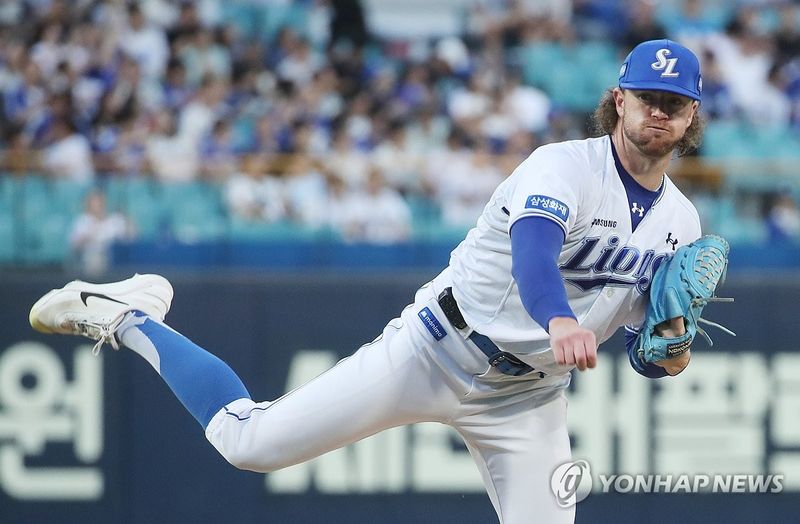 역투하는 삼성 페덱 (출처=연합뉴스)