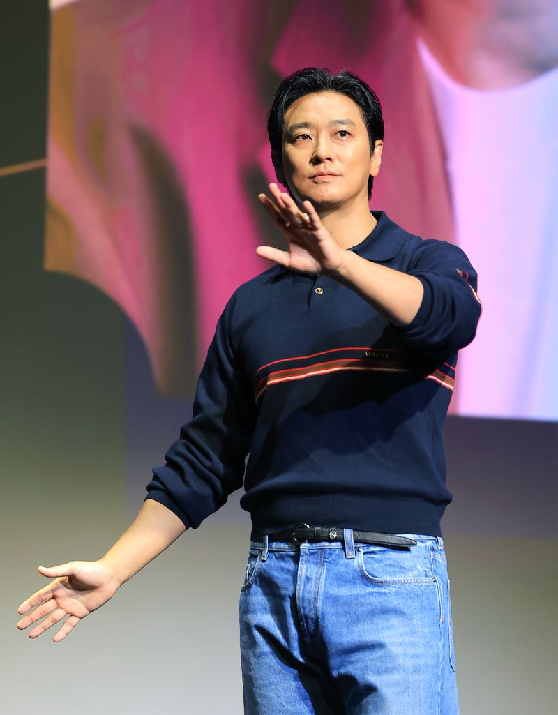 배우 주지훈이 9일 부산 해운대구 신세계백화점 센텀시티 문화홀에서 열린 액터스 하우스 행사에 참석해 인사말을 하고 있다. 2026.10.9 ⓒ 뉴스1 권현진 기자
