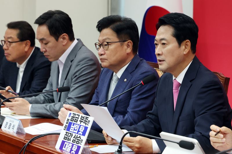 장동혁 국민의힘 대표가 8일 오전 서울 여의도 국회에서 열린 최고위원회의에서 발언을 하고 있다. 2026.10.8 ⓒ 뉴스1 황기선 기자