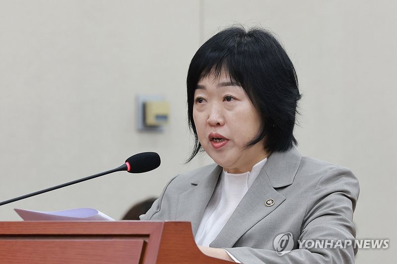 [병역특례 재점검] ④ 53년 묵은 제도…정부, 중장기 감축&middot;궁극적 폐지 추진