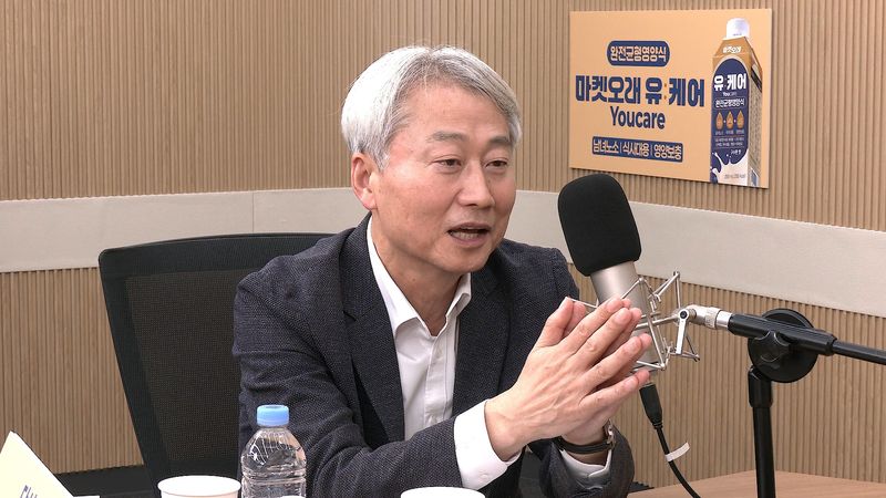   김근식 