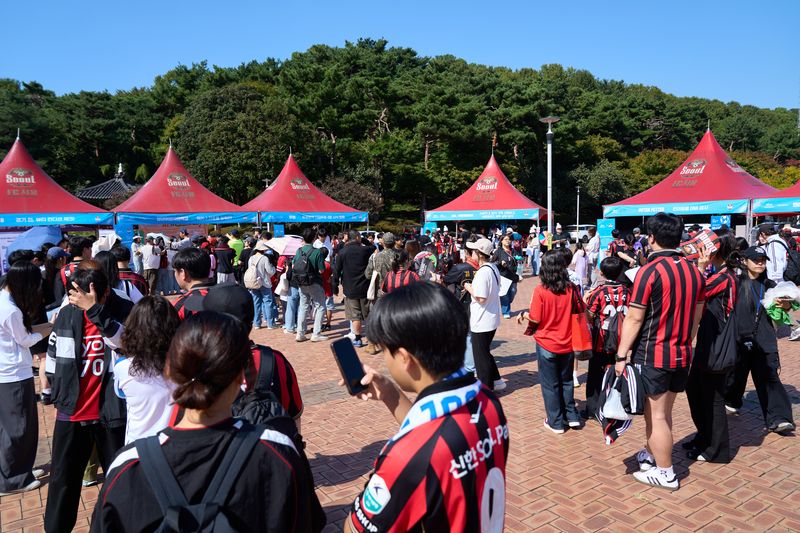 FC서울 경기장에 우수 중기 몰린 이유는...SBA, 브랜드데이 개최