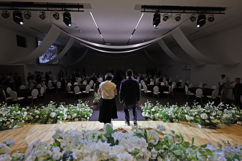 서울 동작구에 위치한 서울여성플라자 내 공공예식장 '피움서울'에서 예식 시연이 펼쳐지고 있다. ⓒ 뉴스1 장수영 기자