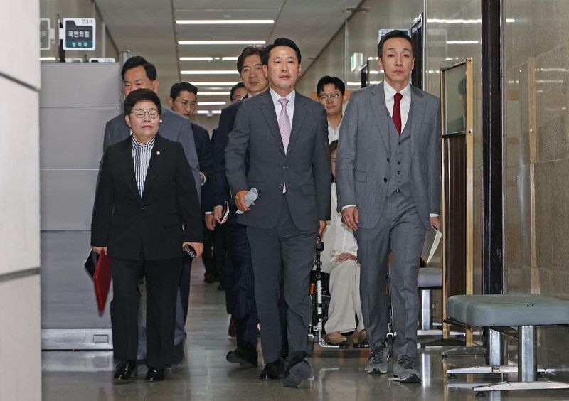 국민의힘 장동혁 대표를 비롯한 지도부들이 12일 국회에서 열린 최고위원회의에 참석 하고 있다. 사진=박범준 기자