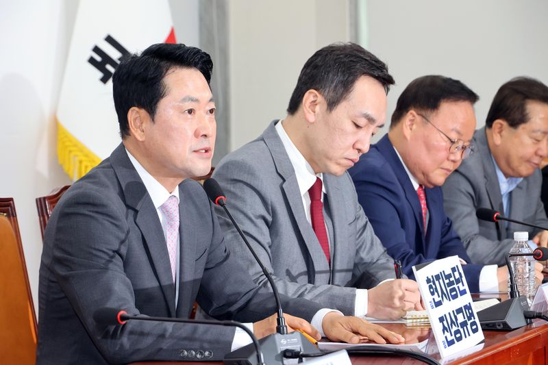 국민의힘 장동혁 대표가 12일 국회에서 열린 최고위원회의에서 발언을 하고 있다. 사진=박범준 기자