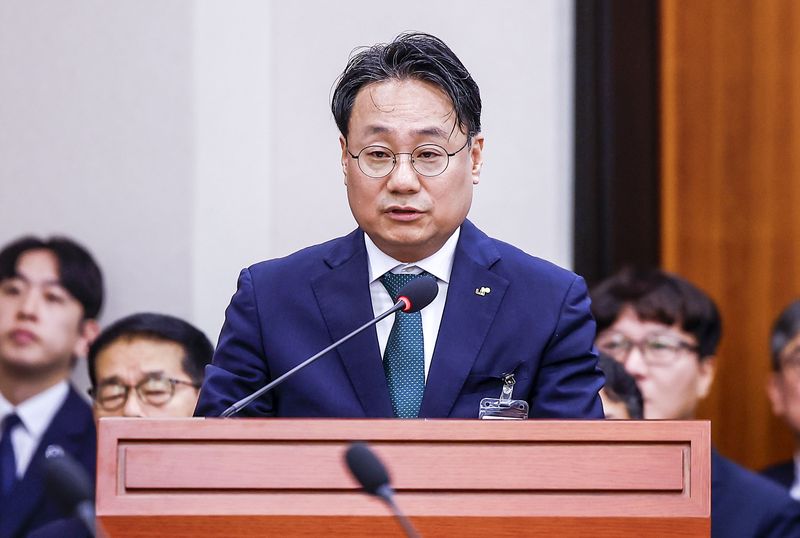 이성훈 한국토지주택공사 사장이 12일 서울 여의도 국회에서 열린 국회 국토교통위원회의 한국토지주택공사 등에 대한 국정감사에서 업무보고를 하고 있다. 사진=뉴시스화상