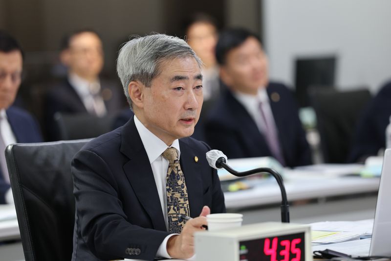 신현송 한국은행 총재가 12일 오전 서울시 중구 남대문로 한국은행에서 열린 국회 재정경제기획위원회의 한국은행 국정감사에서 위원 질의에 답하고 있다. (공동취재) 2026.10.12 ⓒ 뉴스1 박정호 기자