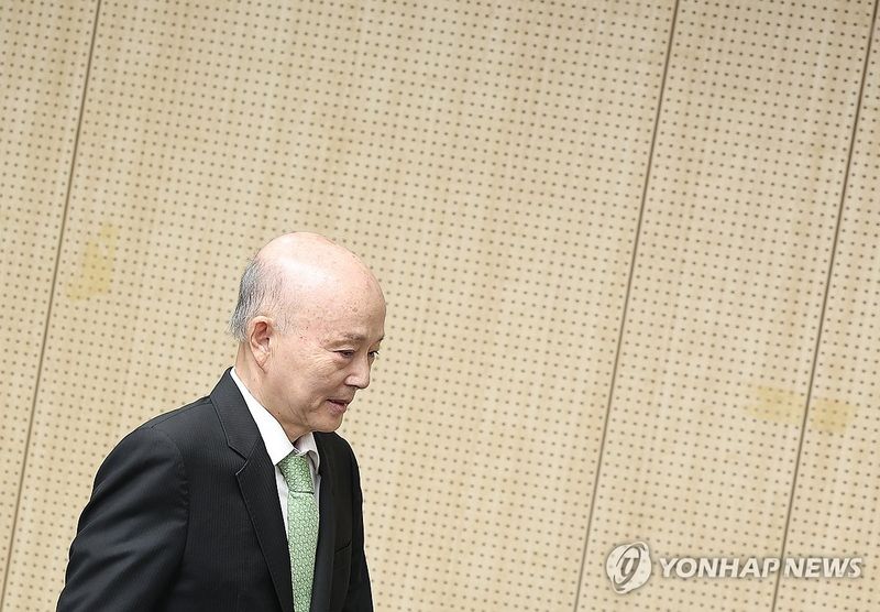안창호 국가인권위원장, 제17차 전원위원회 입장 (출처=연합뉴스)