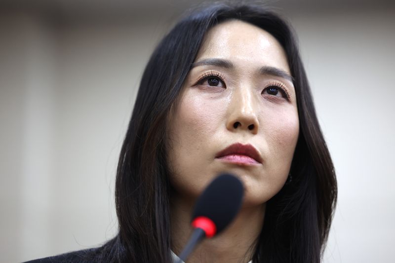 [서울=뉴시스] 최진석 기자 = 주성원 쿠팡 총괄부사장이 12일 여의도 국회에서 열린 정무위원회의 공정거래위원회 등에 대한 국정감사에 출석해 의원 질의를 듣고 있다. 2026.10.12. myjs@newsis.com